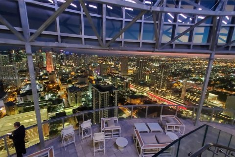 Condo in Miami, Florida, 2 bedrooms  № 1695295 - photo 2