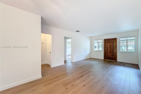 Casa en venta en Coral Gables, Florida, 2 dormitorios, 128.95 m2 № 2060342 - foto 11