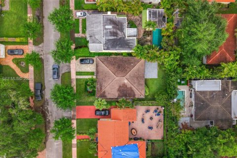 Casa en venta en Coral Gables, Florida, 2 dormitorios, 128.95 m2 № 2060342 - foto 7