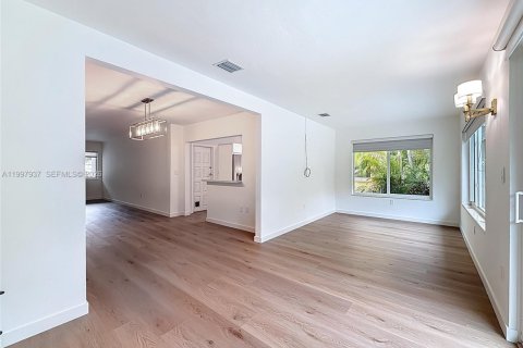 Casa en venta en Coral Gables, Florida, 2 dormitorios, 128.95 m2 № 2060342 - foto 16