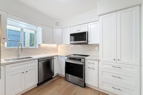 Casa en venta en Coral Gables, Florida, 2 dormitorios, 128.95 m2 № 2060342 - foto 14