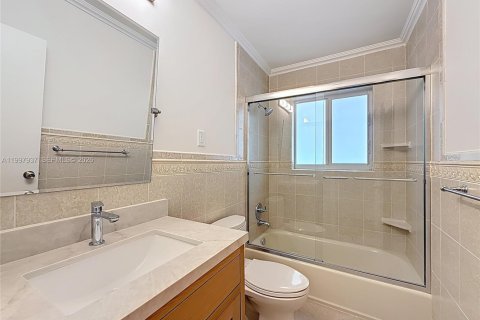 Casa en venta en Coral Gables, Florida, 2 dormitorios, 128.95 m2 № 2060342 - foto 27