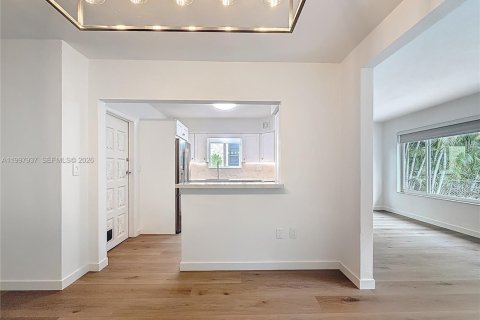 Casa en venta en Coral Gables, Florida, 2 dormitorios, 128.95 m2 № 2060342 - foto 12