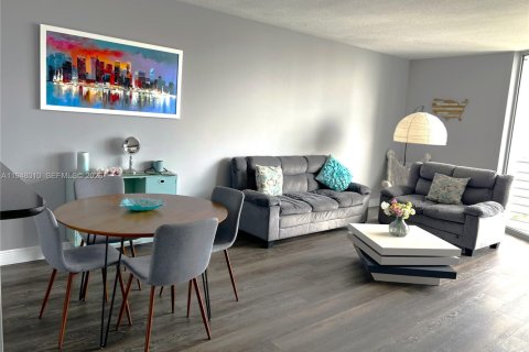 Copropriété à louer à Miami, Floride: 1 chambre, 78.6 m2 № 2006908 - photo 3