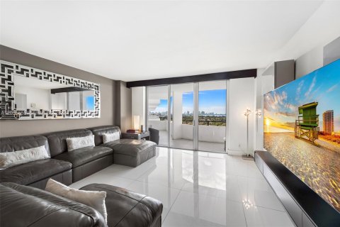 Condo in Miami Beach, Florida, 2 bedrooms  № 2172121 - photo 4
