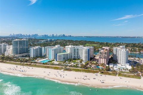 Condo in Miami Beach, Florida, 2 bedrooms  № 2172121 - photo 26