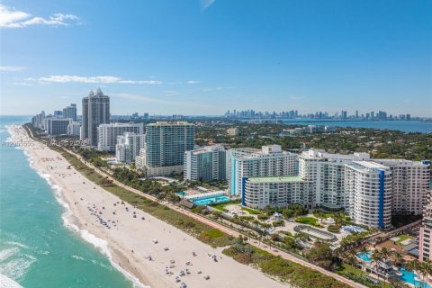 Condo in Miami Beach, Florida, 2 bedrooms  № 2172121 - photo 24