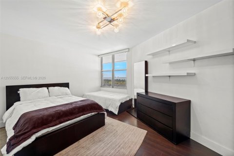 Condo in Miami Beach, Florida, 2 bedrooms  № 2172121 - photo 19