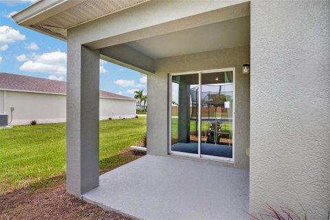 House in Punta Gorda, Florida 4 bedrooms, 153.75 sq.m. № 2294598 - photo 27