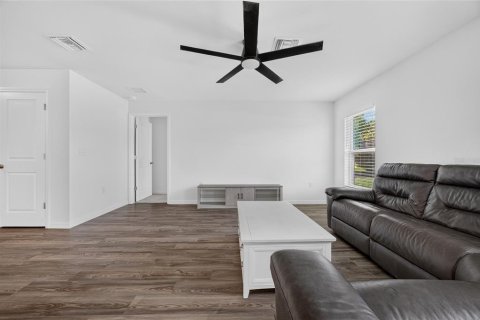House in Punta Gorda, Florida 4 bedrooms, 153.75 sq.m. № 2294598 - photo 6