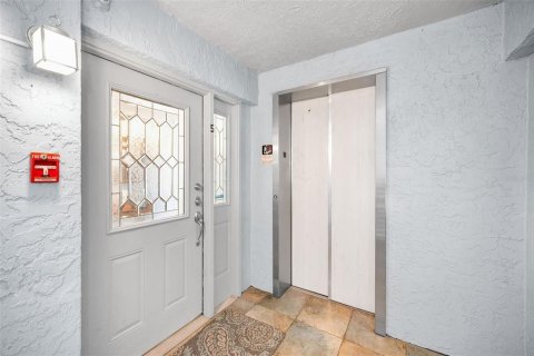 Condo in Indian Rocks Beach, Florida, 3 bedrooms  № 1899434 - photo 7