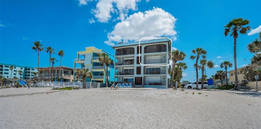 Condo in Indian Rocks Beach, Florida, 3 bedrooms  № 1899434
