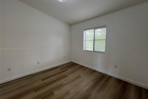 Condominio en alquiler en Cutler Bay, Florida, 2 dormitorios, 75.9 m2 № 1944083 - foto 8