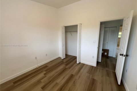 Condominio en alquiler en Cutler Bay, Florida, 2 dormitorios, 75.9 m2 № 1944083 - foto 6