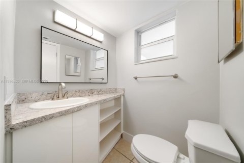 Снять в аренду квартиру в Майами, Флорида 1 спальня, 83.43м2, № 1985922 - фото 13