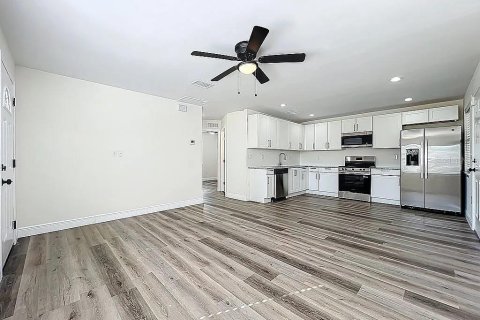 Casa en venta en Orlando, Florida, 2 dormitorios, 66.89 m2 № 2386591 - foto 8