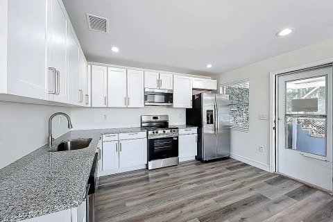 Casa en venta en Orlando, Florida, 2 dormitorios, 66.89 m2 № 2386591 - foto 10