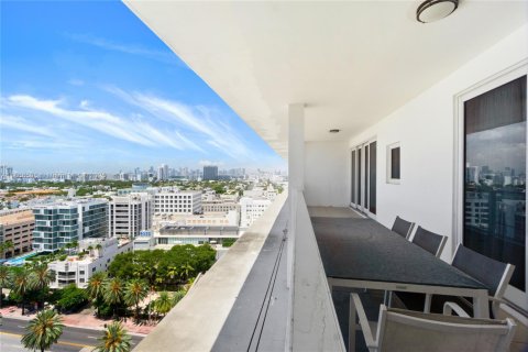 Copropriété à vendre à Miami Beach, Floride: 2 chambres, 83.61 m2 № 2015918 - photo 2