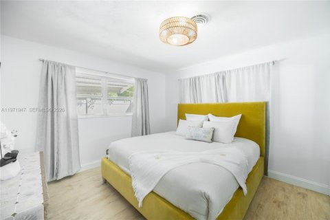 Villa ou maison à louer à Fort Lauderdale, Floride: 3 chambres, 169.36 m2 № 2042264 - photo 16