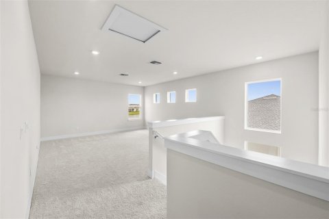 House in Wesley Chapel, Florida 4 bedrooms, 363.81 sq.m. № 1789888 - photo 21