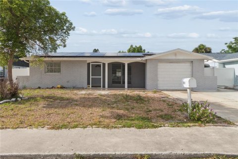 House in Port Richey, Florida 2 bedrooms, 98.76 sq.m. № 2218256