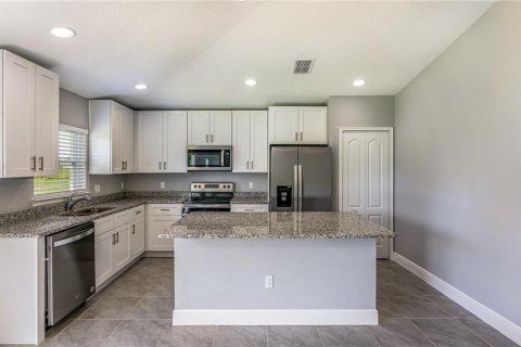 Casa en alquiler en Kissimmee, Florida, 4 dormitorios, 151.8 m2 № 1880835 - foto 5