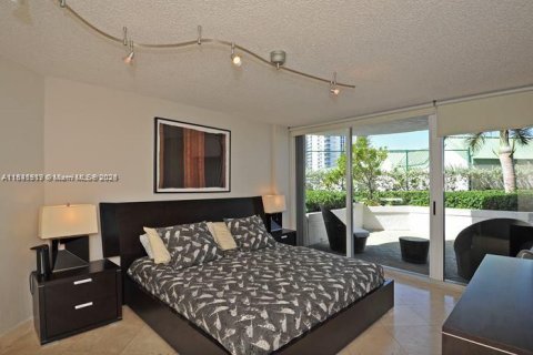 Condominio en venta en Sunny Isles Beach, Florida, 2 dormitorios, 160.72 m2 № 1842709 - foto 8