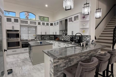 House in Miramar, Florida 7 bedrooms, 368.45 sq.m. № 2181153 - photo 15