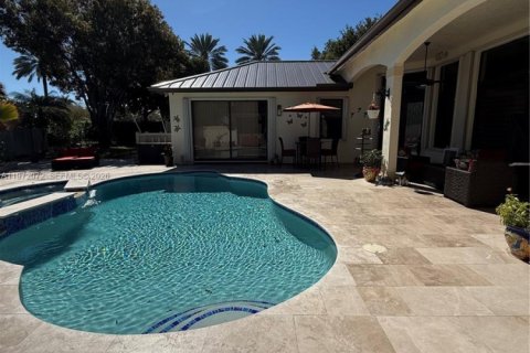 House in Miramar, Florida 7 bedrooms, 368.45 sq.m. № 2181153 - photo 6