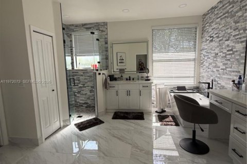 House in Miramar, Florida 7 bedrooms, 368.45 sq.m. № 2181153 - photo 30