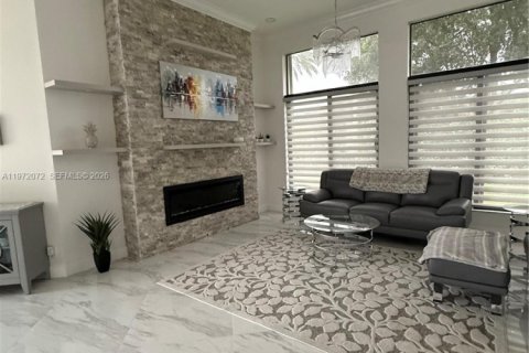 House in Miramar, Florida 7 bedrooms, 368.45 sq.m. № 2181153 - photo 19