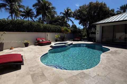 House in Miramar, Florida 7 bedrooms, 368.45 sq.m. № 2181153 - photo 23