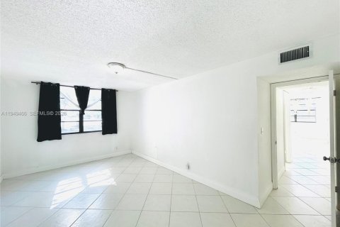 Copropriété à vendre à Tamarac, Floride: 2 chambres, 95.69 m2 № 2005711 - photo 19