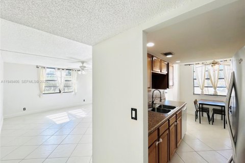 Copropriété à vendre à Tamarac, Floride: 2 chambres, 95.69 m2 № 2005711 - photo 5