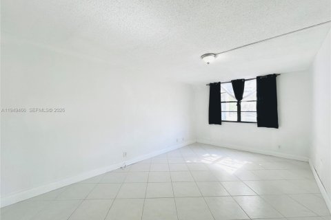 Copropriété à vendre à Tamarac, Floride: 2 chambres, 95.69 m2 № 2005711 - photo 18