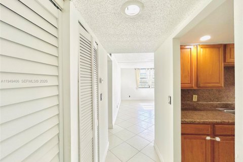 Copropriété à vendre à Tamarac, Floride: 2 chambres, 95.69 m2 № 2005711 - photo 12