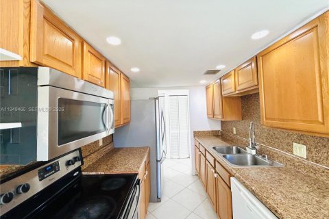 Copropriété à vendre à Tamarac, Floride: 2 chambres, 95.69 m2 № 2005711 - photo 3