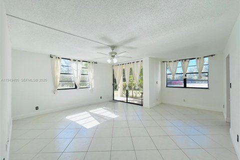 Кондоминиум с 2 спальнями в Тамарак, Флорида № 2005711