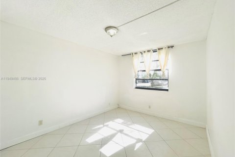 Copropriété à vendre à Tamarac, Floride: 2 chambres, 95.69 m2 № 2005711 - photo 16