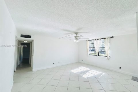 Copropriété à vendre à Tamarac, Floride: 2 chambres, 95.69 m2 № 2005711 - photo 6