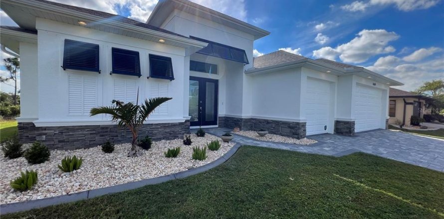 Casa en Port Charlotte, Florida 3 dormitorios, 163.14 m2 № 1295343