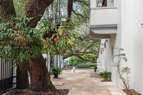 Villa ou maison à vendre à Miami, Floride: 6 chambres, 392.23 m2 № 2153027 - photo 5