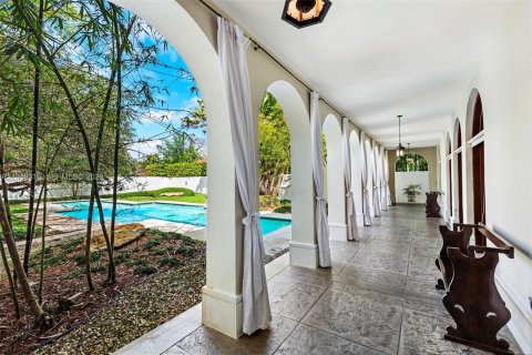 Villa ou maison à vendre à Miami, Floride: 6 chambres, 392.23 m2 № 2153027 - photo 21