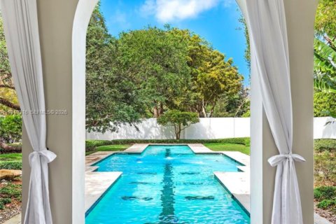 Villa ou maison à vendre à Miami, Floride: 6 chambres, 392.23 m2 № 2153027 - photo 11