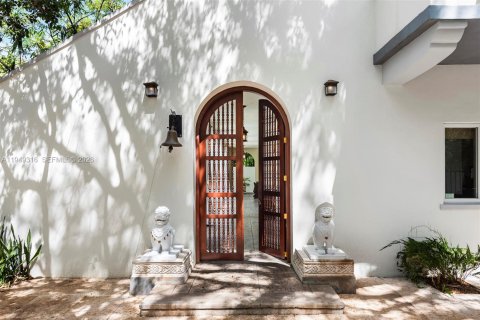 Villa ou maison à vendre à Miami, Floride: 6 chambres, 392.23 m2 № 2153027 - photo 3