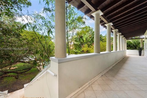 Villa ou maison à vendre à Miami, Floride: 6 chambres, 392.23 m2 № 2153027 - photo 26