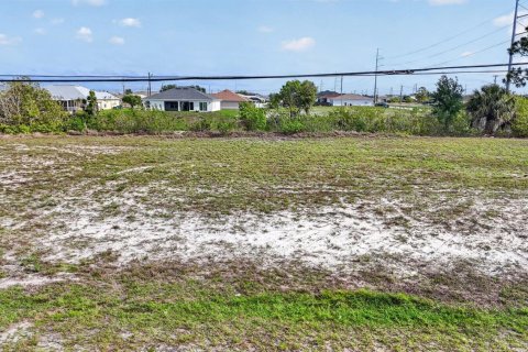 Immobilier commercial à vendre à Cape Coral, Floride № 2158337 - photo 13