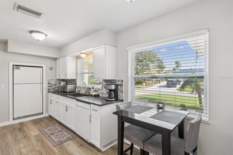 Casa en venta en Largo, Florida, 3 dormitorios, 167.6 m2 № 1823223 - foto 13