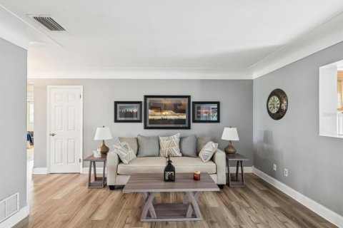 Casa en venta en Largo, Florida, 3 dormitorios, 167.6 m2 № 1823223 - foto 9