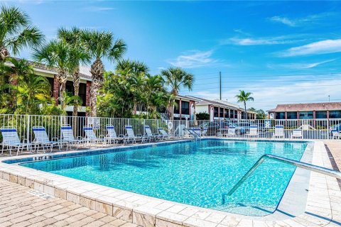 Copropriété à vendre à Englewood, Floride: 2 chambres, 98.1 m2 № 2380651 - photo 3